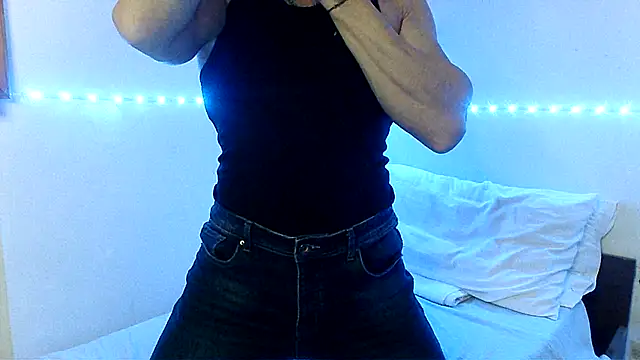 Snapshot of Alexx_Fit023 chatting on December 2024 04:17:01 PM Alexx Fit023 online show from December 2024 04:17:01 PM