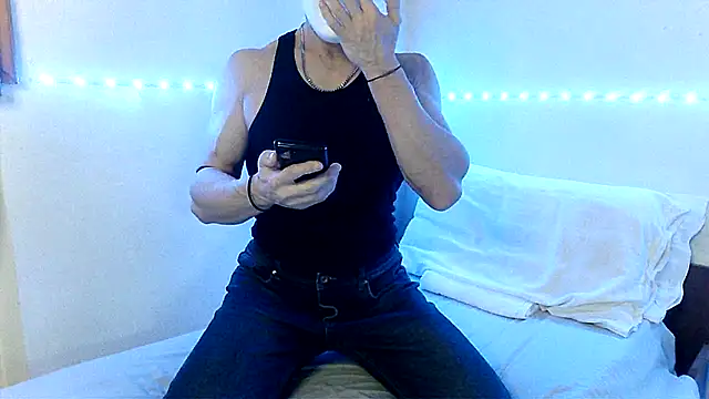 Snapshot of Alexx_Fit023 chatting on February 2025 12:08:02 AM Alexx Fit023 online show from February 2025 12:08:02 AM