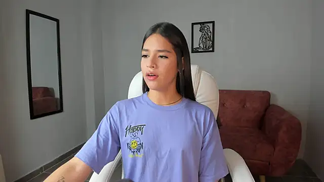 Snapshot of Alice23jones chatting on February 2025 03:03:01 PM Alice23jones online show from February 2025 03:03:01 PM