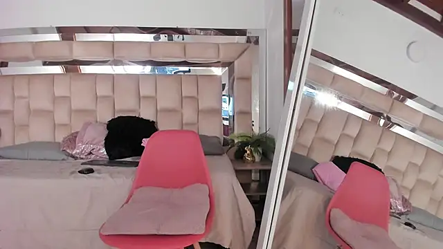 Snapshot of Dapnne_ chatting on October 2025 12:44:02 PM Dapnne online show from October 2025 12:44:02 PM