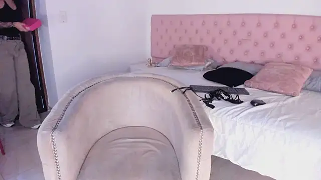 Snapshot of Dapnne_ chatting on November 2025 11:29:01 AM Dapnne online show from November 2025 11:29:01 AM