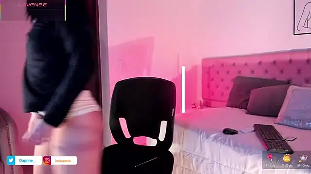 Snapshot of Dapnne_ chatting on December 2025 04:39:01 AM Dapnne online show from December 2025 04:39:01 AM