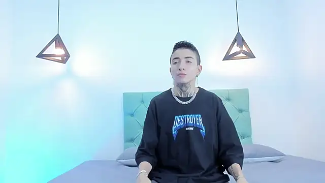 Tinny and Candy online show from December 2024 01:11:02 PM