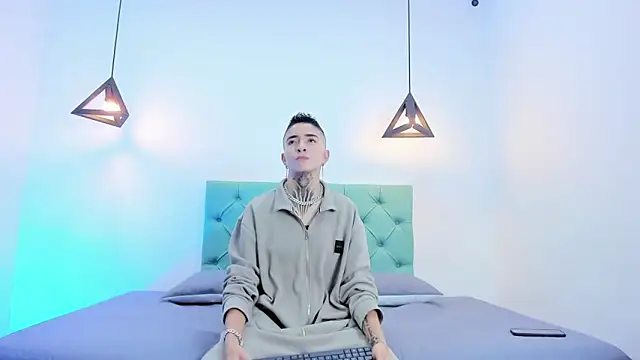 Tinny and Candy online show from December 2024 01:28:02 PM