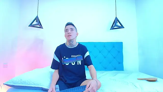 Tinny and Candy online show from January 2025 01:22:01 PM