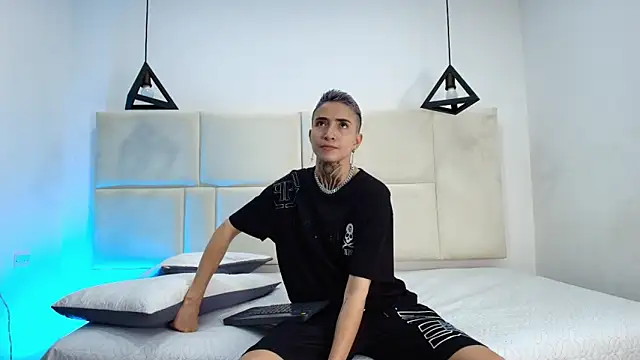 Tinny and Candy online show from March 2025 01:07:02 PM