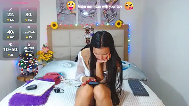 Snapshot of valentina_hearts chatting on December 2024 02:41:01 AM valentina hearts online show from December 2024 02:41:01 AM
