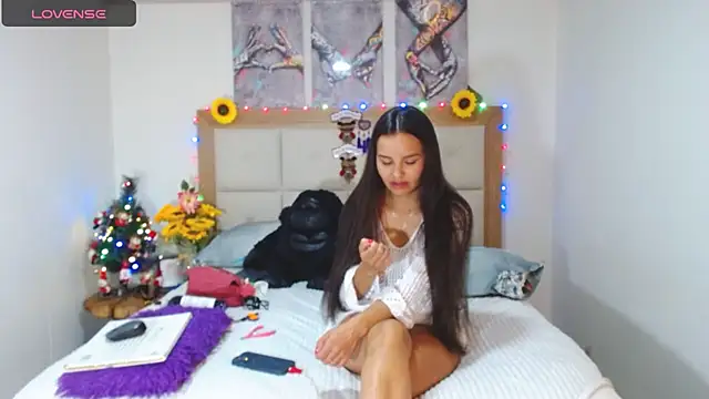 Snapshot of valentina_hearts chatting on December 2024 04:52:01 AM valentina hearts online show from December 2024 04:52:01 AM