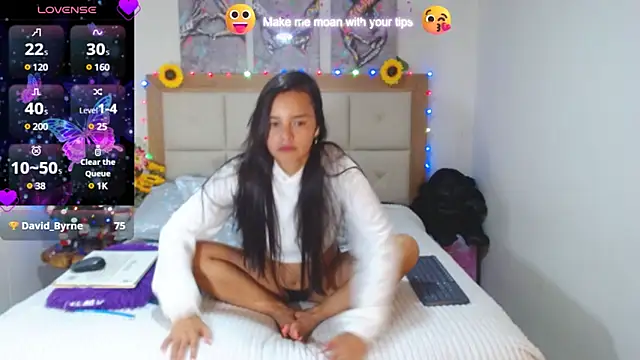 Snapshot of valentina_hearts chatting on January 2025 03:24:02 AM valentina hearts online show from January 2025 03:24:02 AM