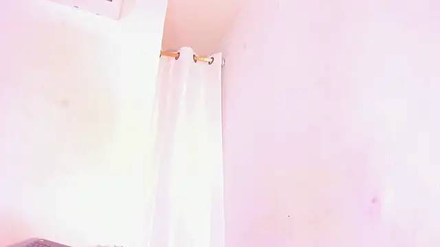 MiaKirshner online show from December 2025 02:56:01 PM