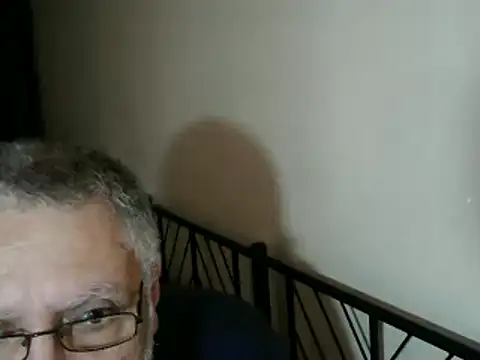 Snapshot of 100Tauros chatting on October 2025 08:58:02 AM 100Tauros online show from October 2025 08:58:02 AM