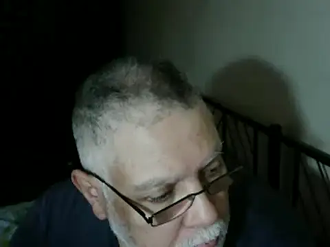 Snapshot of 100Tauros chatting on October 2025 09:39:01 AM 100Tauros online show from October 2025 09:39:01 AM