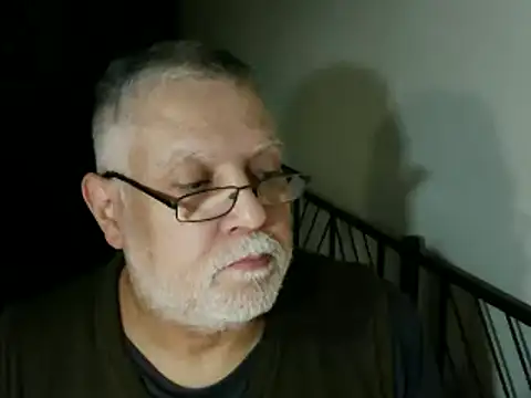 Snapshot of 100Tauros chatting on October 2025 09:42:02 PM 100Tauros online show from October 2025 09:42:02 PM