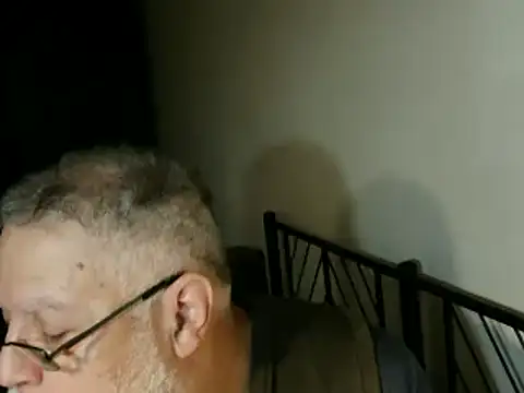 Snapshot of 100Tauros chatting on October 2025 10:19:02 AM 100Tauros online show from October 2025 10:19:02 AM