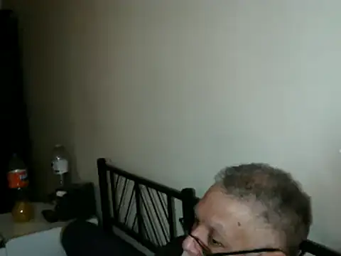 Snapshot of 100Tauros chatting on November 2025 10:15:02 AM 100Tauros online show from November 2025 10:15:02 AM