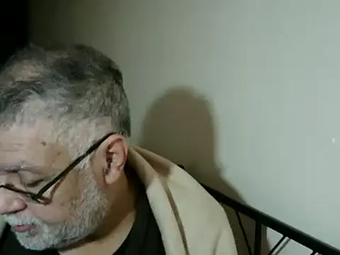 Snapshot of 100Tauros chatting on November 2025 12:37:02 PM 100Tauros online show from November 2025 12:37:02 PM