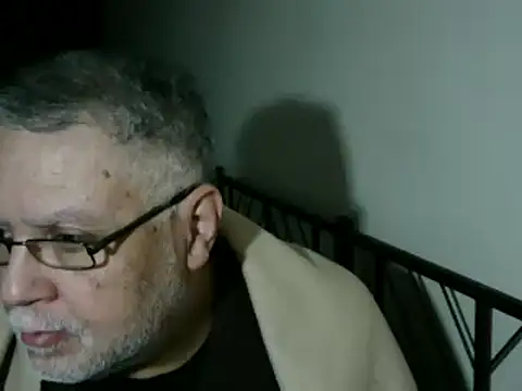 Snapshot of 100Tauros chatting on November 2025 10:25:02 AM 100Tauros online show from November 2025 10:25:02 AM