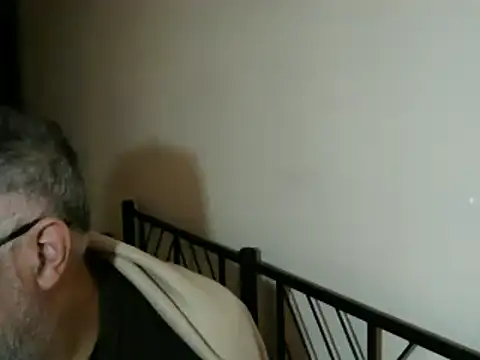 Snapshot of 100Tauros chatting on November 2025 02:27:01 PM 100Tauros online show from November 2025 02:27:01 PM