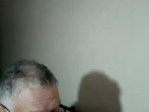 Snapshot of 100Tauros chatting on November 2025 08:46:02 AM 100Tauros online show from November 2025 08:46:02 AM