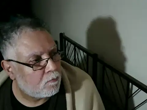 Snapshot of 100Tauros chatting on November 2025 04:51:02 PM 100Tauros online show from November 2025 04:51:02 PM