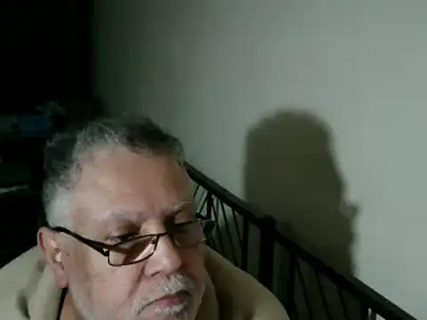 Snapshot of 100Tauros chatting on November 2025 04:42:02 PM 100Tauros online show from November 2025 04:42:02 PM