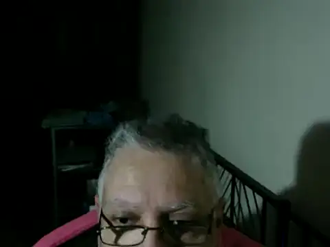 Snapshot of 100Tauros chatting on December 2025 05:07:01 PM 100Tauros online show from December 2025 05:07:01 PM