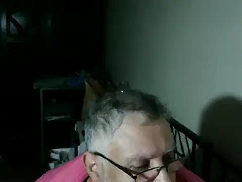 Snapshot of 100Tauros chatting on December 2025 10:40:02 PM 100Tauros online show from December 2025 10:40:02 PM