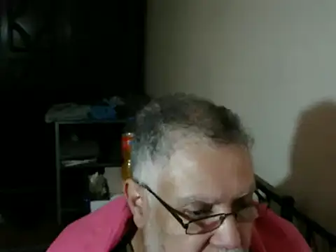 Snapshot of 100Tauros chatting on December 2025 11:30:02 AM 100Tauros online show from December 2025 11:30:02 AM