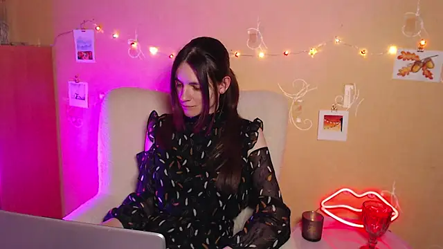 Snapshot of Wonder_woman24 chatting on September 2025 06:20:02 PM Wonder woman24 online show from September 2025 06:20:02 PM