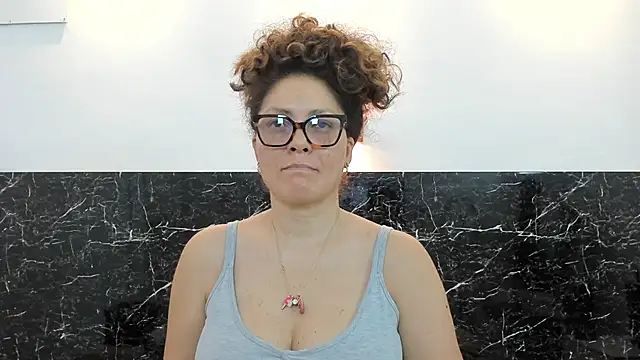 Juliabadlee online show from February 2025 12:19:02 AM