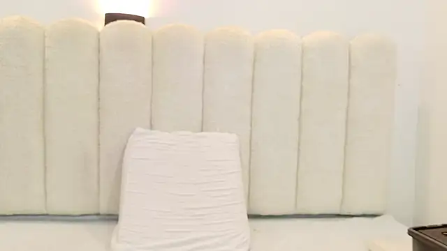 Juliabadlee online show from September 2025 09:08:02 PM