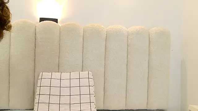 Juliabadlee online show from November 2025 09:16:01 PM