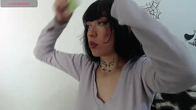 Julieta De Los Angeles online show from February 2026 07:02:02 PM