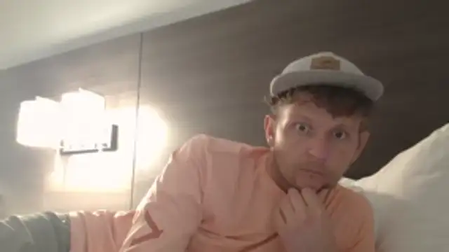 Snapshot of straightforward2324 chatting on October 2025 04:14:01 AM straightforward2324 online show from October 2025 04:14:01 AM