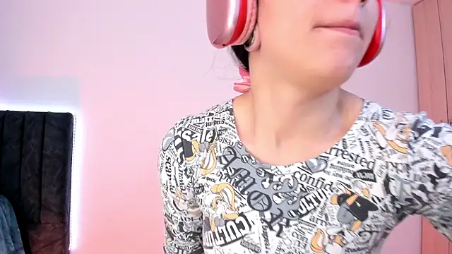 Snapshot of liaqueen610 chatting on January 2025 11:55:01 PM liaqueen610 online show from January 2025 11:55:01 PM