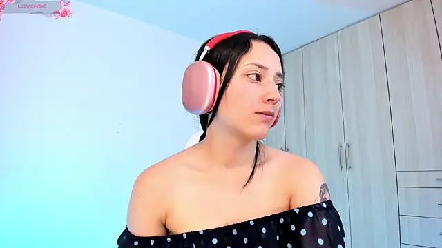 Snapshot of liaqueen610 chatting on February 2025 08:29:02 PM liaqueen610 online show from February 2025 08:29:02 PM