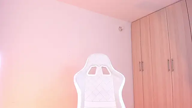 Snapshot of liaqueen610 chatting on February 2025 02:34:01 AM liaqueen610 online show from February 2025 02:34:01 AM