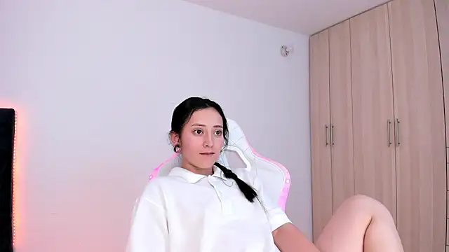 Snapshot of liaqueen610 chatting on March 2025 09:48:02 PM liaqueen610 online show from March 2025 09:48:02 PM