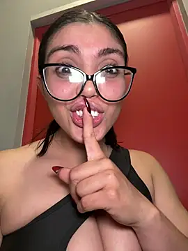 zui lu online show from March 2025 04:17:02 AM