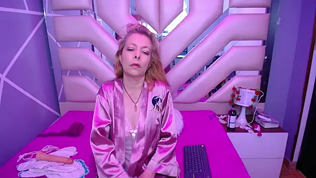 sophia ny online show from February 2025 10:37:02 PM