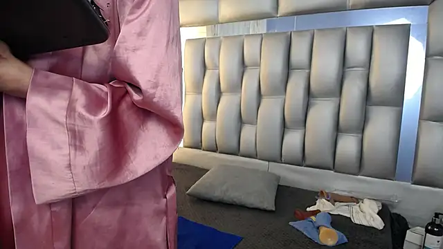 sophia ny online show from March 2025 05:29:02 PM