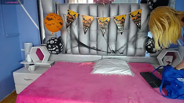 sophia ny online show from October 2025 01:45:01 PM