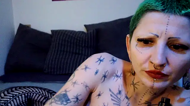 ValeryCrowley14 online show from February 2026 01:48:02 PM