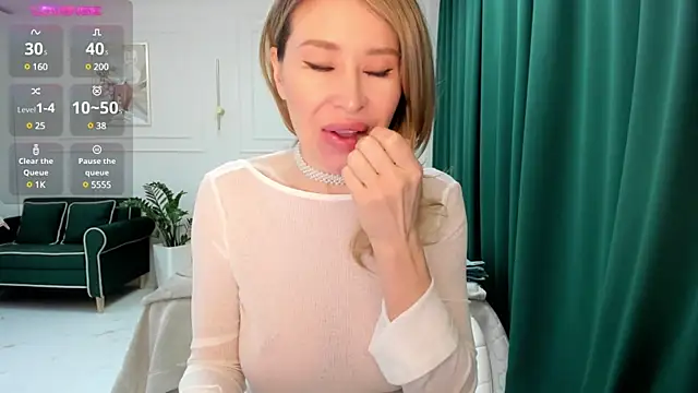 Jolie Ozolla online show from February 2025 05:26:02 AM