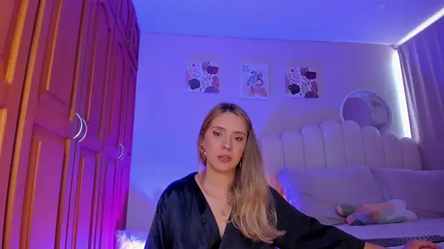 martinaaricci online show from February 2026 03:27:02 PM