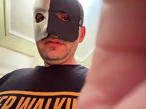 Snapshot of Ariel_Ari chatting on January 2025 11:24:01 PM Ariel Ari online show from January 2025 11:24:01 PM