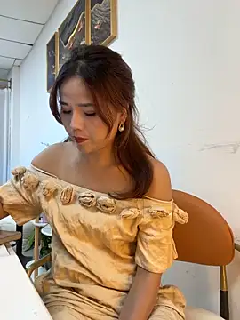 Efangfang online show from November 2025 11:32:01 AM