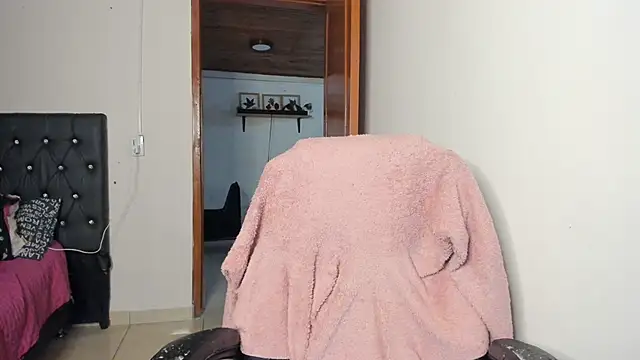 Snapshot of Imluna93 chatting on February 2025 12:17:01 PM Imluna93 online show from February 2025 12:17:01 PM