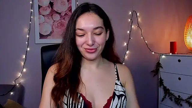 Snapshot of Meagn_Extasy chatting on December 2024 05:32:01 PM Meagn Extasy online show from December 2024 05:32:01 PM