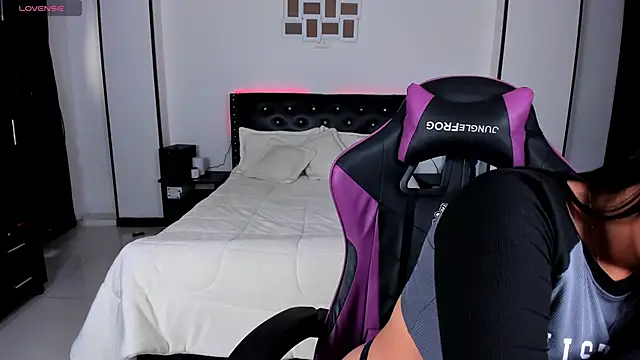 Meghan As online show from November 2025 01:55:02 PM